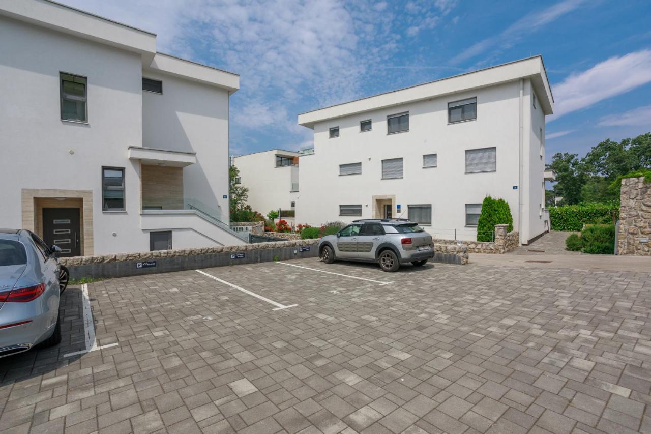 Apartments Vengust Malinska Extérieur photo